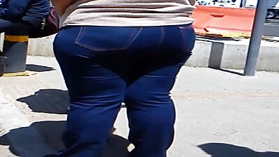 Vicki Chase s kosim repom pojebana u ljupki plavi kardigan