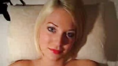 Jebeno u dupe Savannah Fox dok trlja klitoris